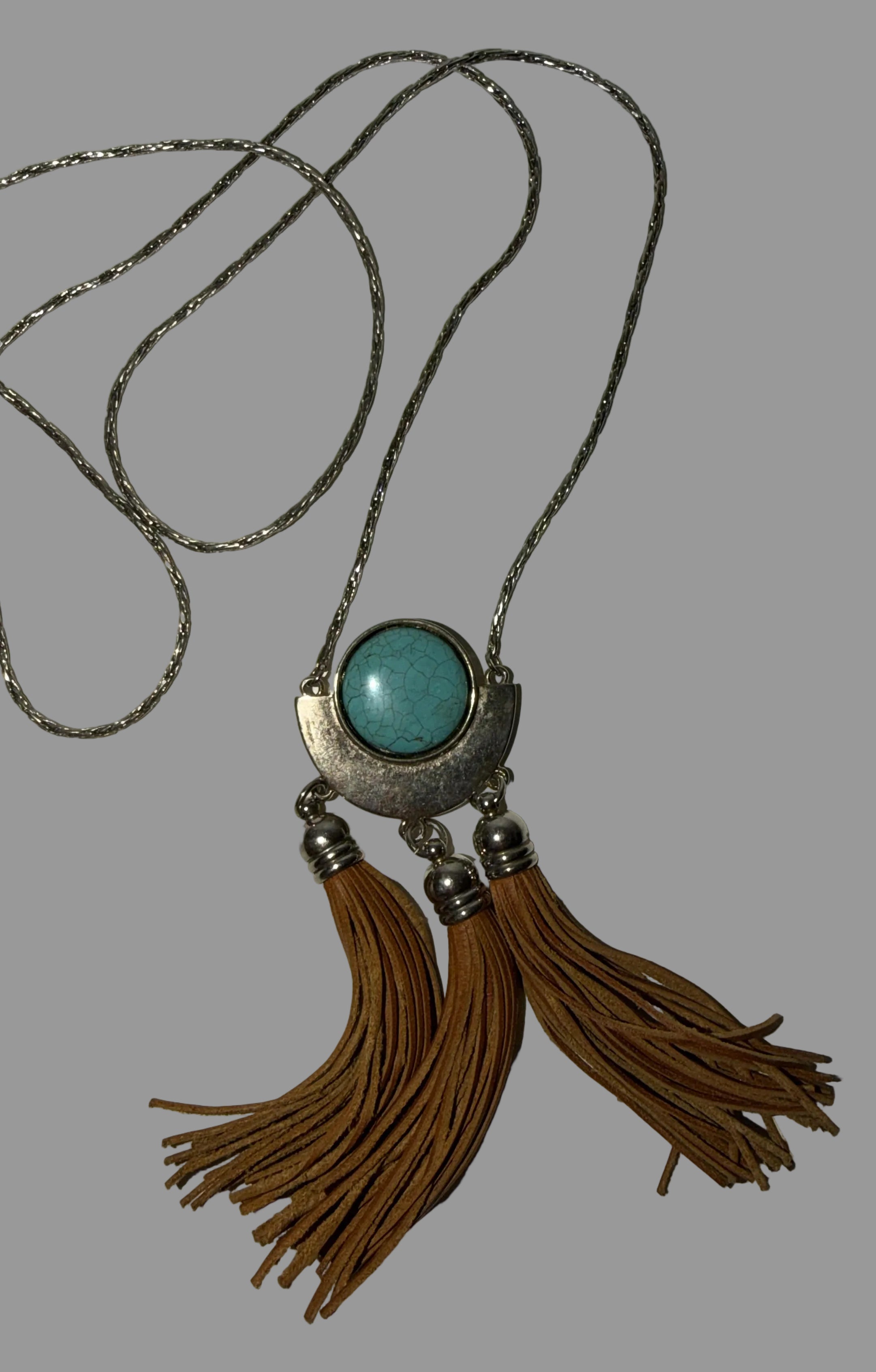 Retro Jada Turquoise and Silver Necklace